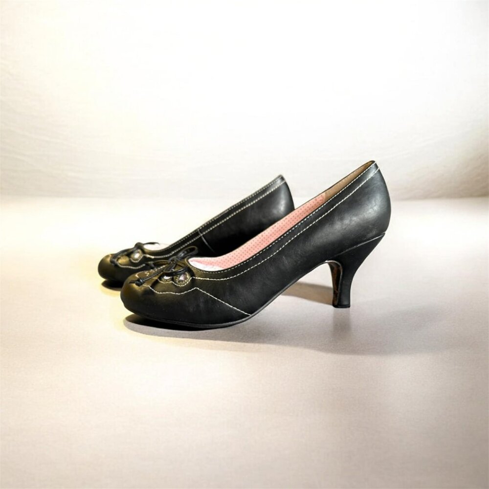 Classic Black Women’s Mid Heel Pumps - Elegant Everyday Shoe